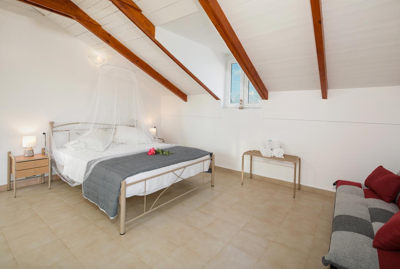 Mare Blu Studios & Suites Laganas Exteriör bild