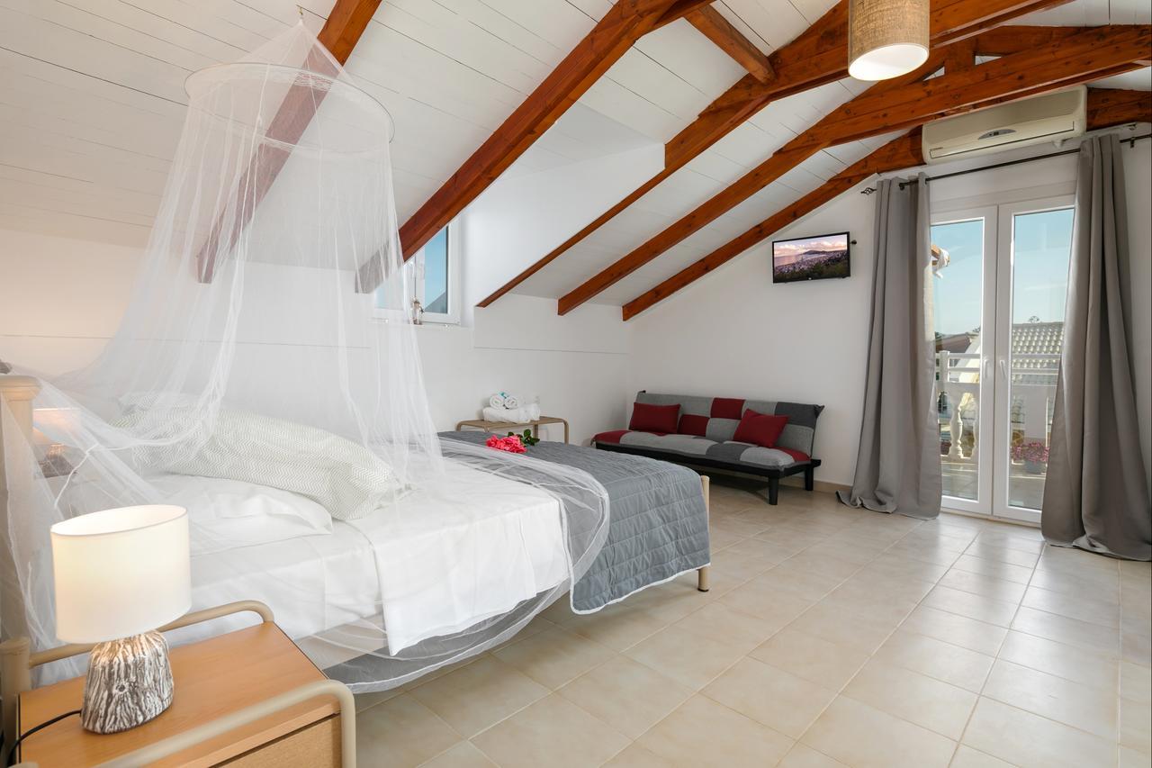 Mare Blu Studios & Suites Laganas Exteriör bild
